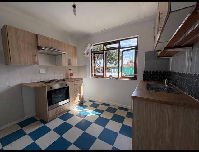 2 BEDROOM PROPERTY TO RENT IN SILVERTOWN